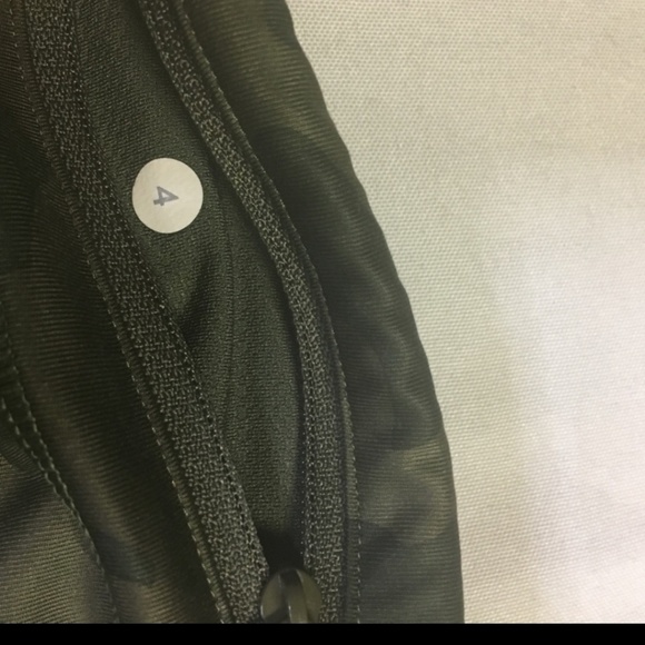 Retired Lululemon Savasana Camo size 4/2 - Picture 7 of 7